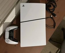 PS5 + controller