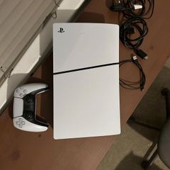 PS5 + controller