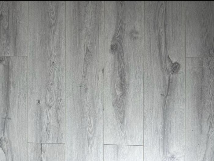 New laminated flooring 33euro per box