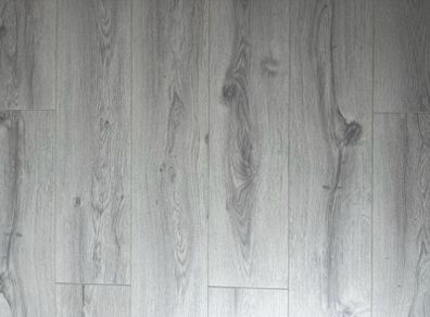 New laminated flooring 33euro per box
