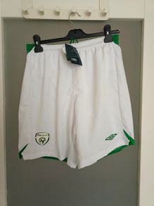 Vintage 2010/11 Republic of Ireland Umbro shorts