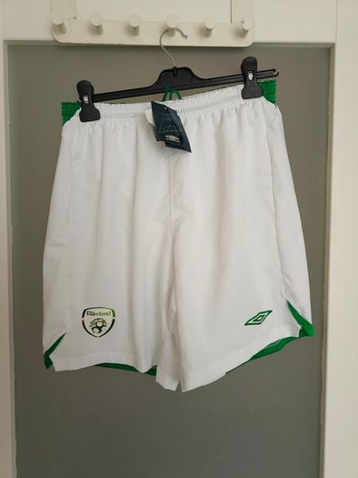 Vintage 2010/11 Republic of Ireland Umbro shorts
