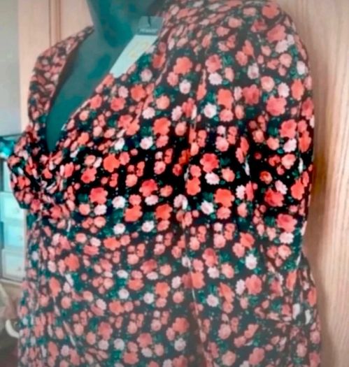 Pretty floral dress size 12 new with tag