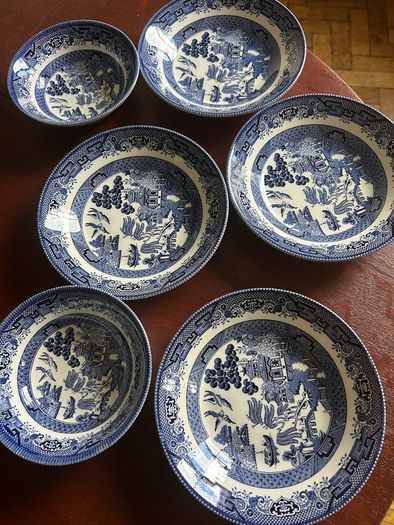 Willow Pattern dining set
