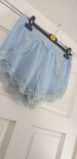 lace shorts