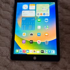 Apple iPad Pro 9 7 inch 128GB WiFi Space Grey Excellent Condition