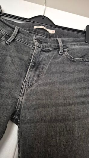 710 Skinny Levis