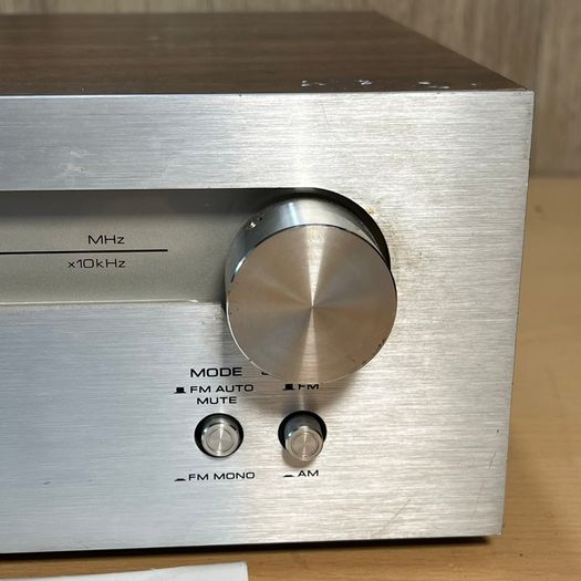 Akai AT-2200 -Vintage Silver Face Tuner Tested Working + Manual FLAWS
