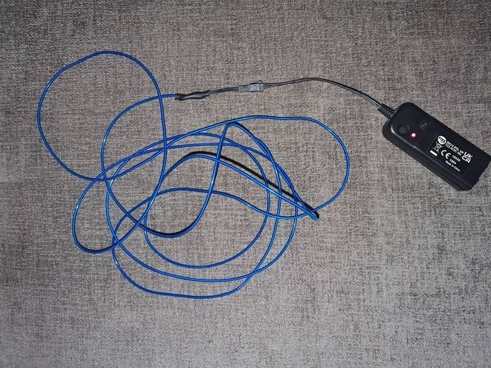 Fizz Creations Make Your Own Neon Sign - 1 Metre Neon Blue String With x3 Different Settings & 3 Metre Shape Wiring - RRP - 18.99
