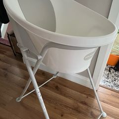 Shnuggles baby bath and stand