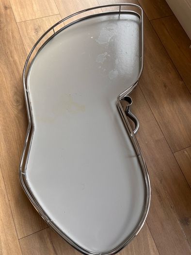 Kitchen corner press pull-out trays