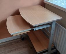 Computer desk