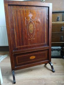 Wooden fire screen