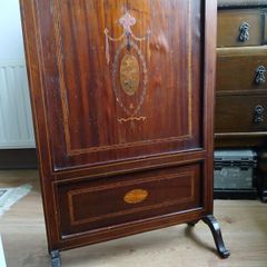 Wooden fire screen