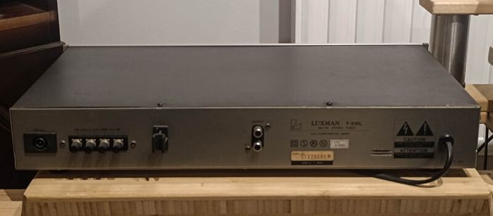 Luxman  t-215L stereo tuner hifi