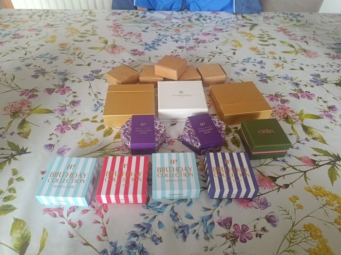 Bomb Party Jewellery Boxes joblot x15
