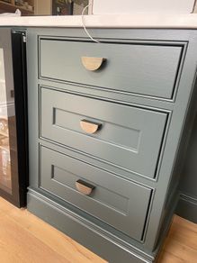 Pull handles