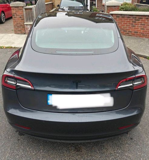 2022 Tesla Model 3 SR+
