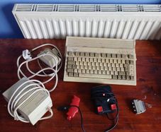Amiga Commodore A600 with 37 games