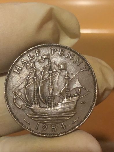 Elizabeth Halfpenny  x28 Pictures of each coin