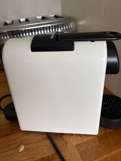 NEspresso coffee maker and milk frother