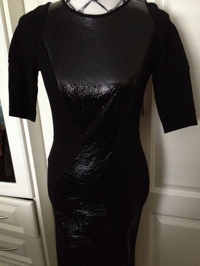 RIVER ISLAND.. Beautiful Black Fitted Pencil Dress (Size 10)