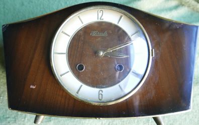 Rare Original Hermle 60s German Mid Century Teak Desk Mantel Chimny Clock By Hermle (the Clock Works Well And Keeps Time)