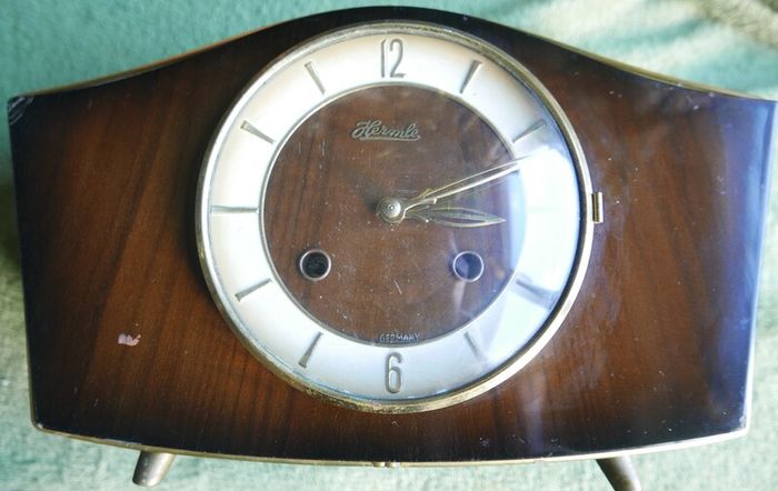 Rare Original Hermle 60s German Mid Century Teak Desk Mantel Chimny Clock By Hermle (the Clock Works Well And Keeps Time)