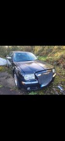 Chrysler 300 breaking