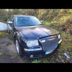 Chrysler 300 breaking