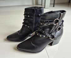 Clarks ancle boots - black