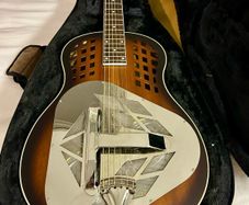 Royal Tri-Cone Resonator