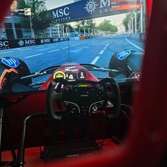 Full F1 Racing Setup Moza R3 Plus Xbox Series X 43inch TV F1 26