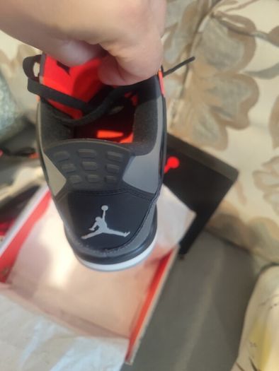 Air Jordan 4 Retro