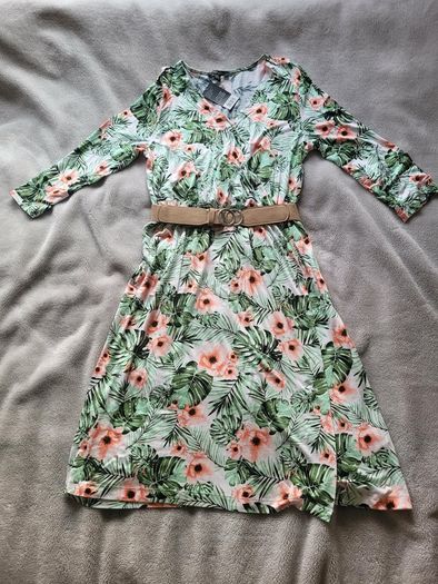 Bundle of  women clothes size 10( 38)