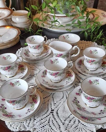 Vintage "Elizabeth " fuchsia tea set