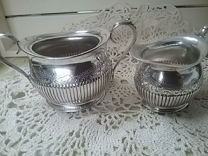 Sugar & Creamer