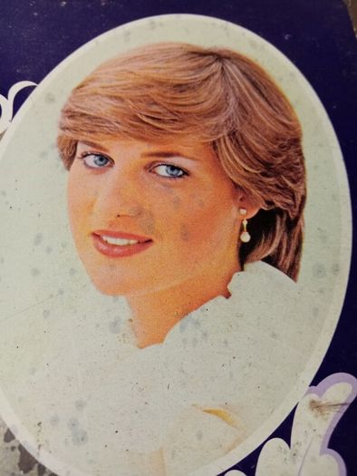 Vintage Carburys Milk Chocolate Souvenir Tin/ The marriage of Prince of Wales & Lady Diana Spencer