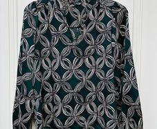 Ladies patterned long-sleeve blouse: Size 10