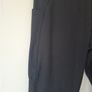Capri length fitted sports bottoms Image 6