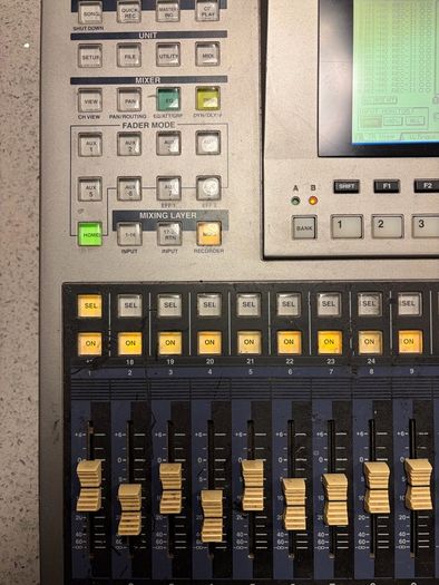 Yamaha AW4416 Professional Audio Workstation + CD-RW Drive