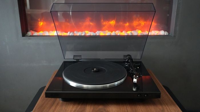 Denon DP-300F Fully Automatic Turntable, As New. Under Warranty and Accessories