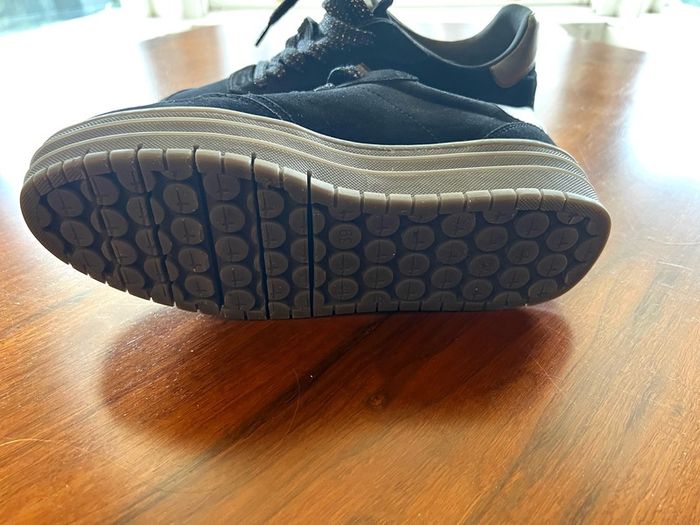 Fab TAMARIS Black Suede FlatForm trainers SIZE 39