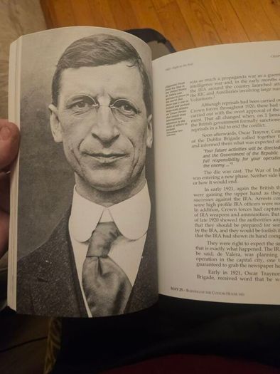 May 25 Burning Of The Custom House 1921. By Liz Gillis. Signed First Edition Paperback In Good Condition.  See Photos For Same.