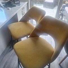 bar stool
