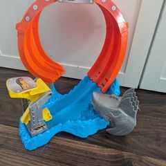 Hot wheels track