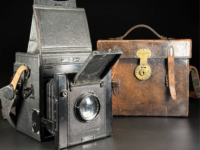 Thornton Pickard Junior Special antique camera