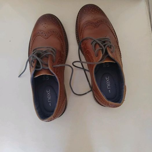 Boys shoes