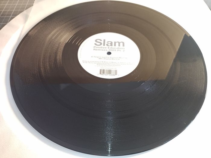 SLAM - Positive Education - Soma Quality Recordings - CLASSIC Early 90s 303 TECHNO Beast! Pristine CONDITION! Original MIX!