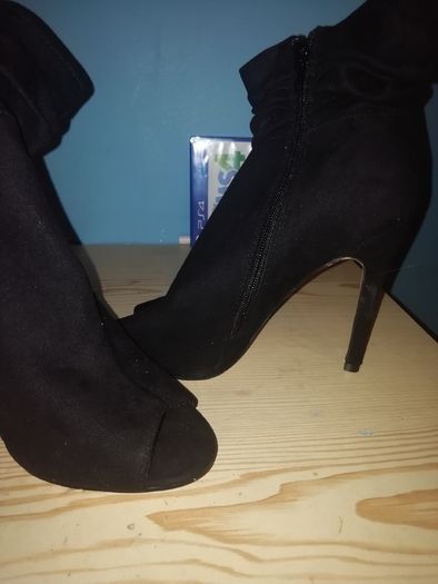 Ladies boots